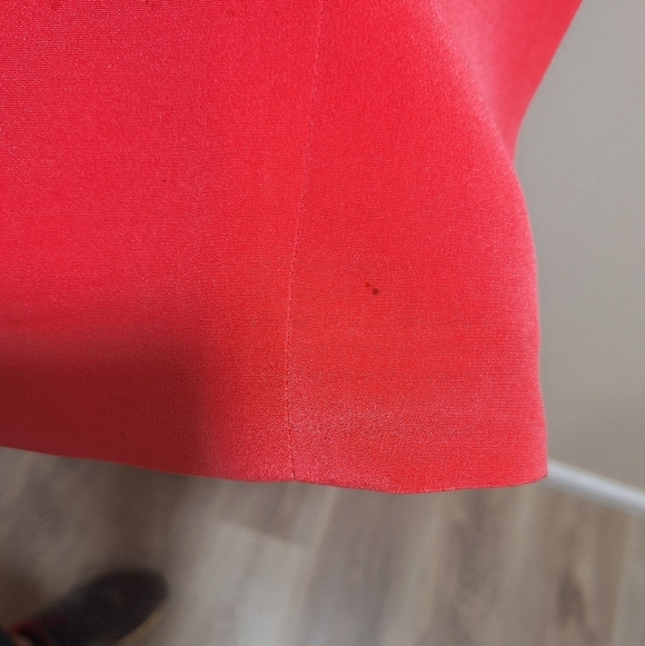 A Maggy London petites 100% silk pant suit in a 12" waist, 18" PTP, 20.5" length - Picture 6 of 12